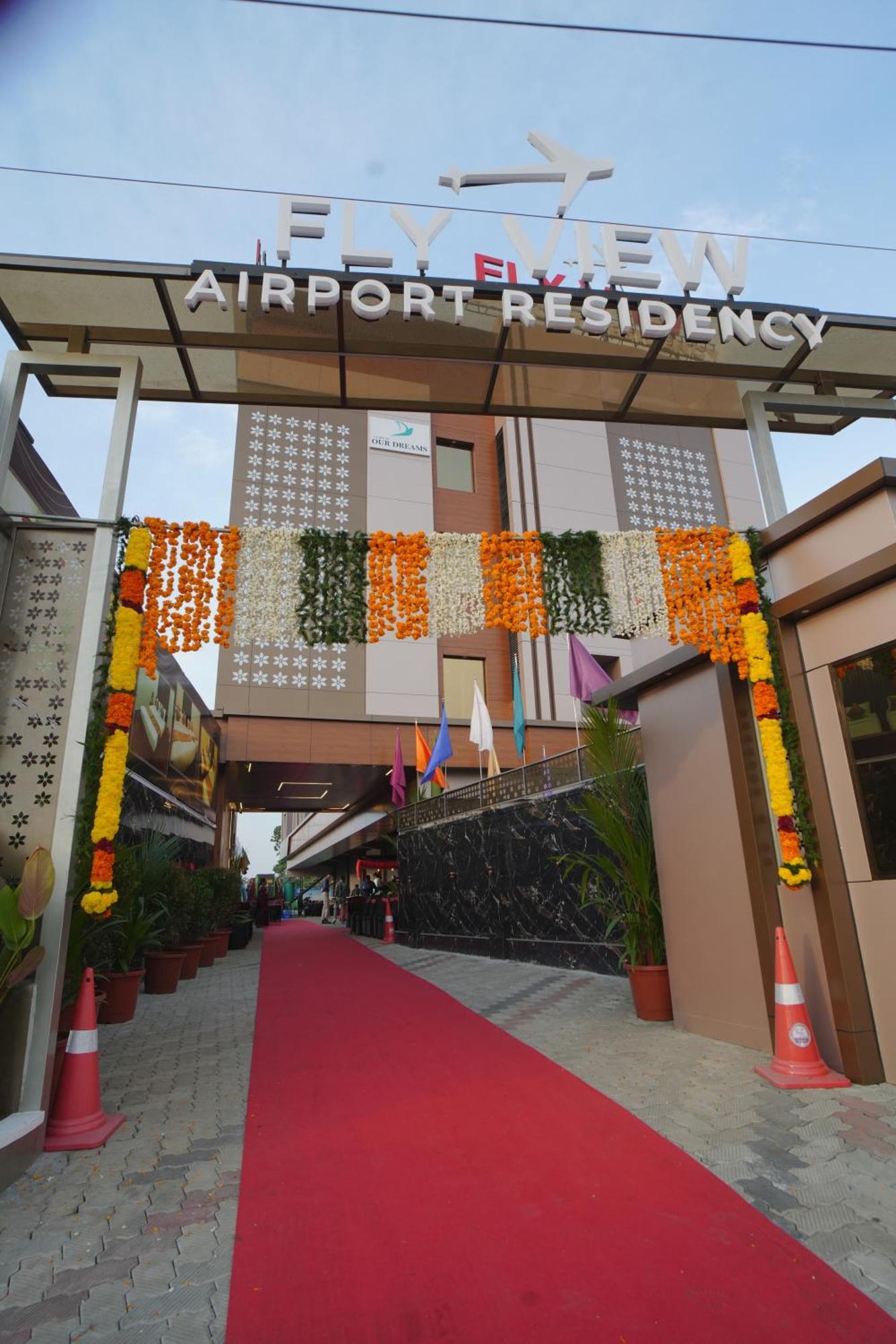 Fly View Airport Residency Hotel Nedumbassery Exterior photo